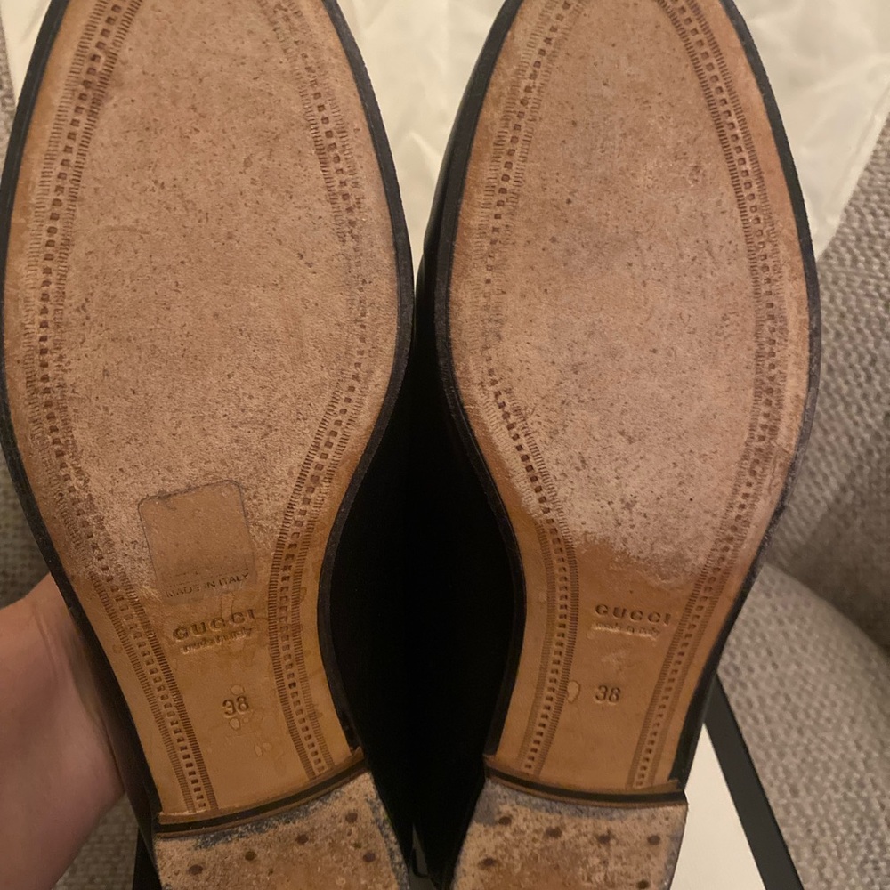 Gucci Black Leather Loafers with Gold Horsebit folds in the back also - Picture 9 of 16